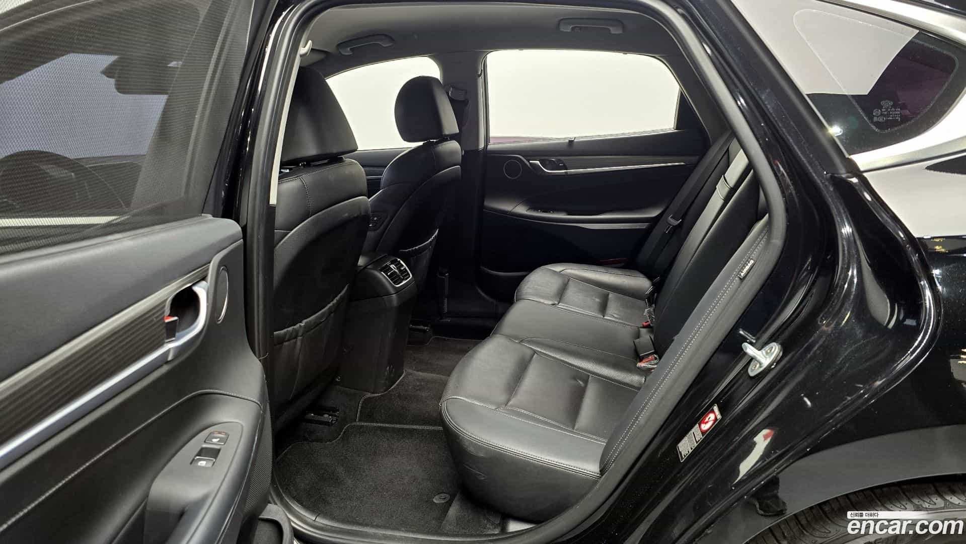 Grandeur Hyundai 2018.6-OPTION-017