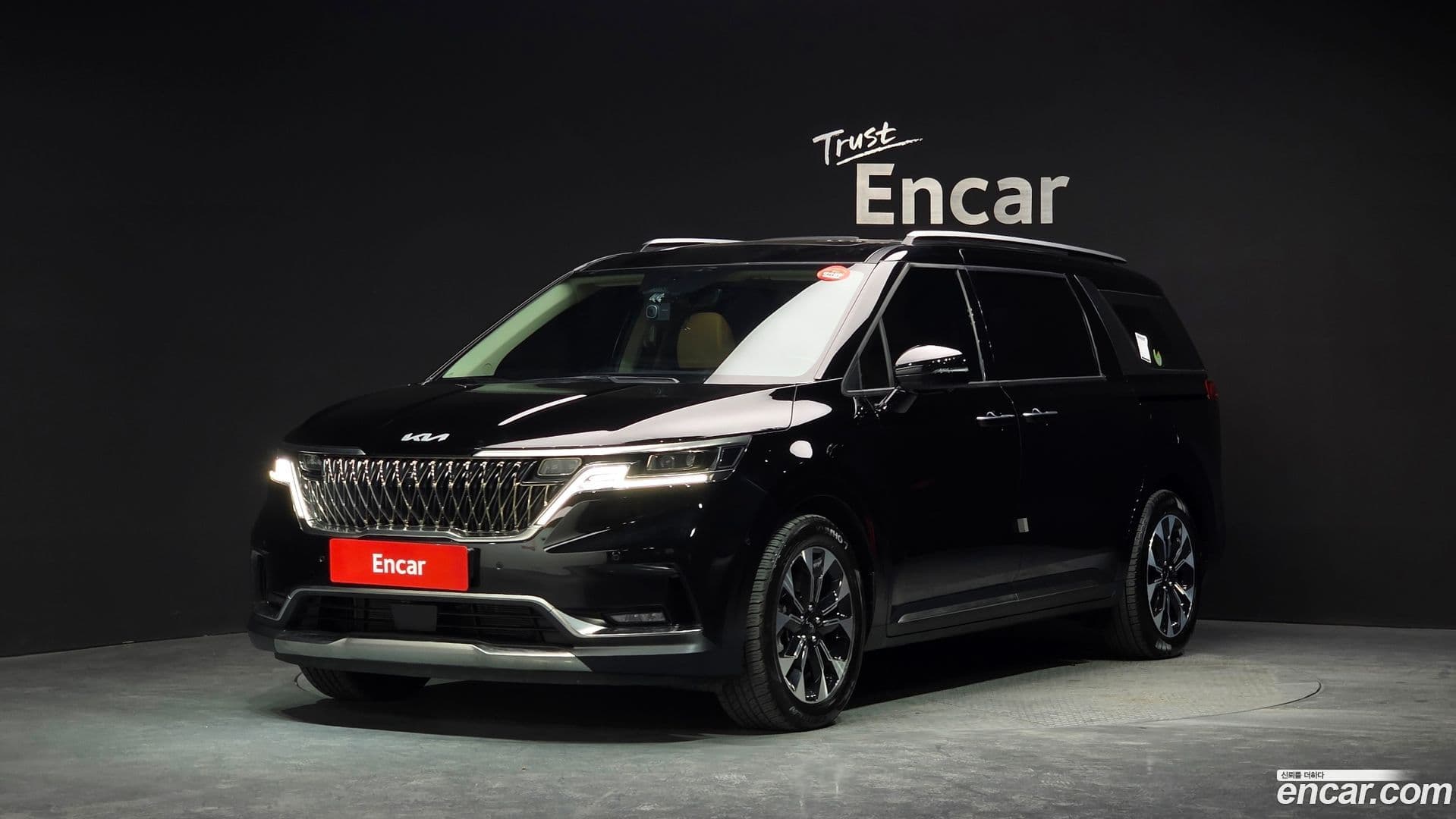 Main__Slider__Photo:Canival Kia 2022.9-0