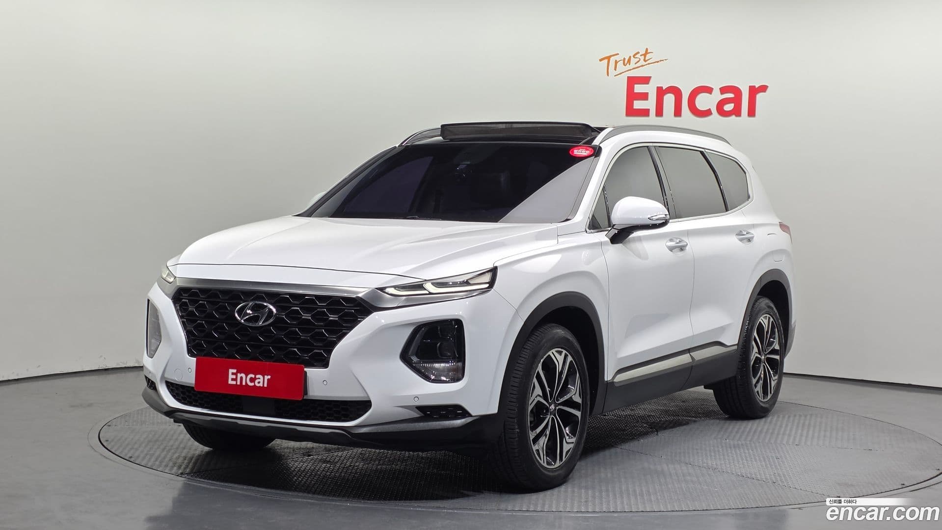 Main__Slider__Photo:Santafe Hyundai 2018.6-0