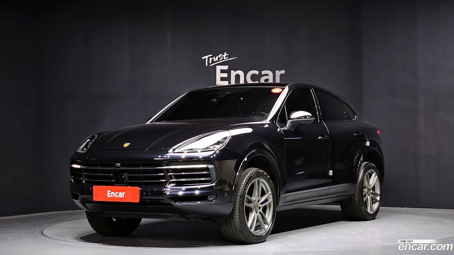Main__Slider__Photo:Cayenne Porsche 2021.2-0