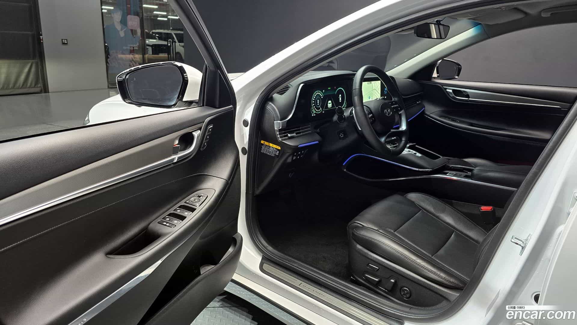 Grandeur Hyundai 2020.3-OPTION-015
