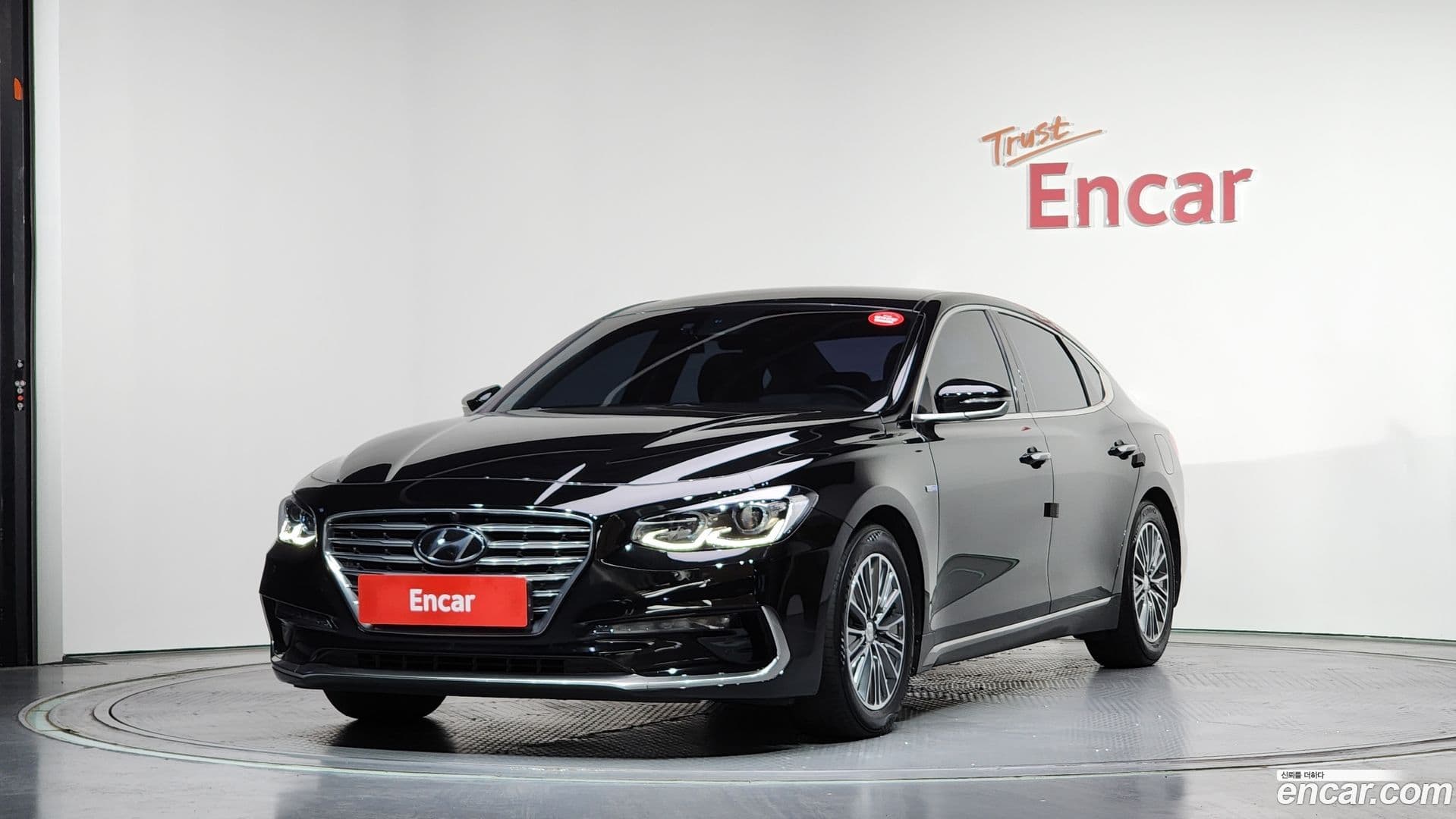 Main__Slider__Photo:Grandeur Hyundai 2018.11-0