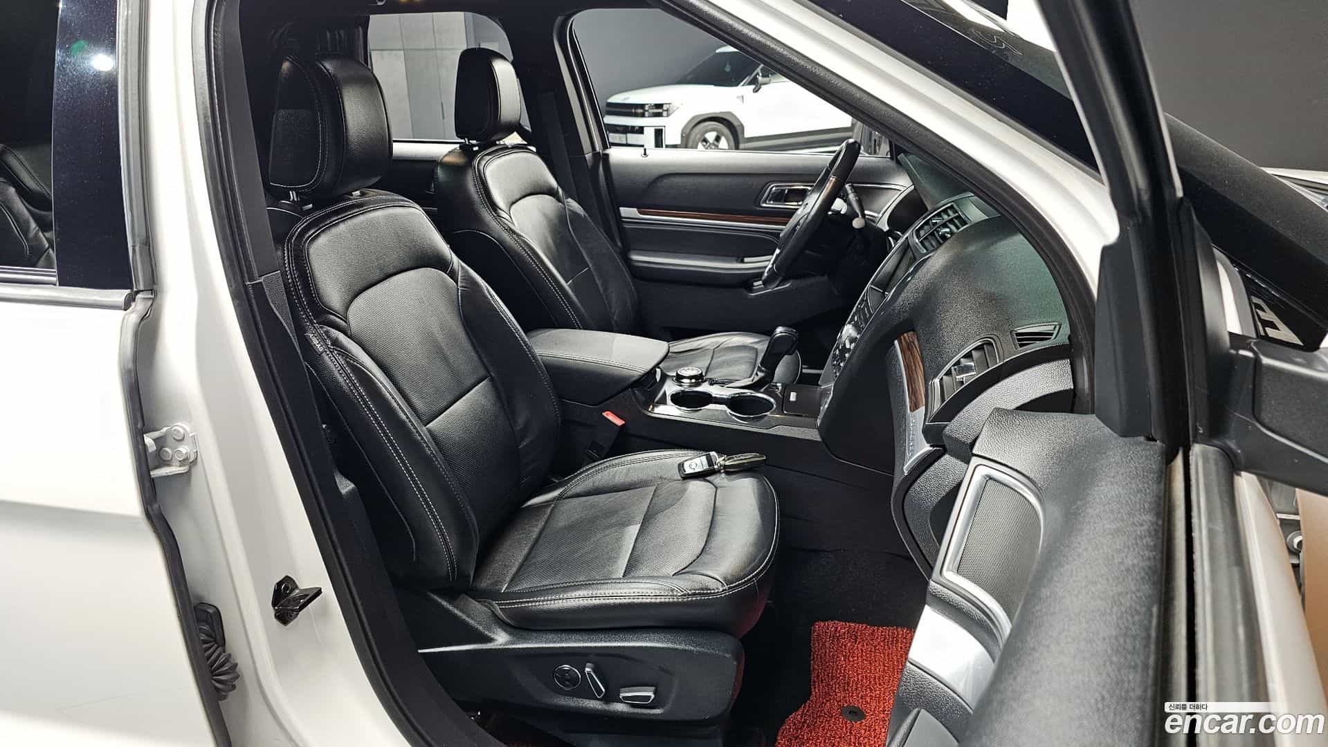Explorer Ford 2018.11-INNER-010