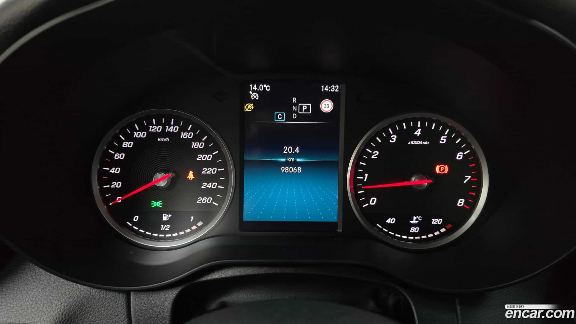 C-Class Mercedes-Benz 2020.5-INNER-008