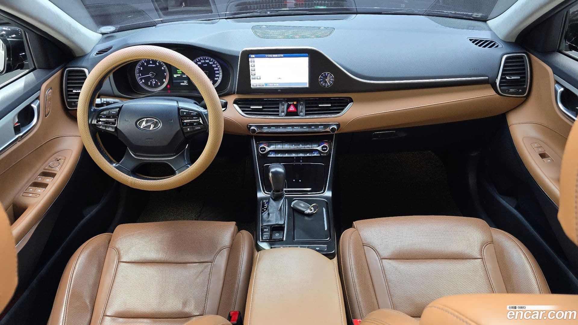 Main__Slider__Photo:Grandeur Hyundai 2019.3-6