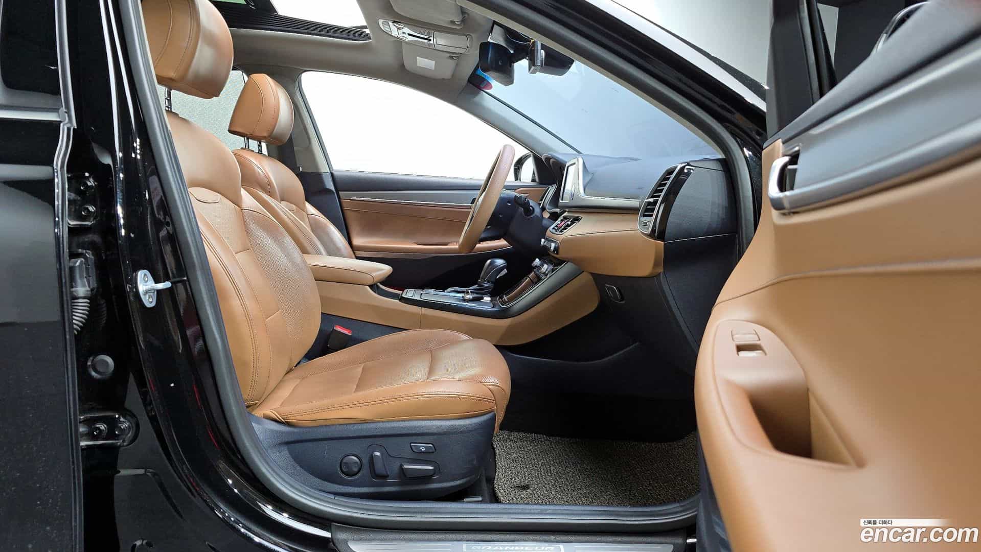 Grandeur Hyundai 2019.3-OPTION-015