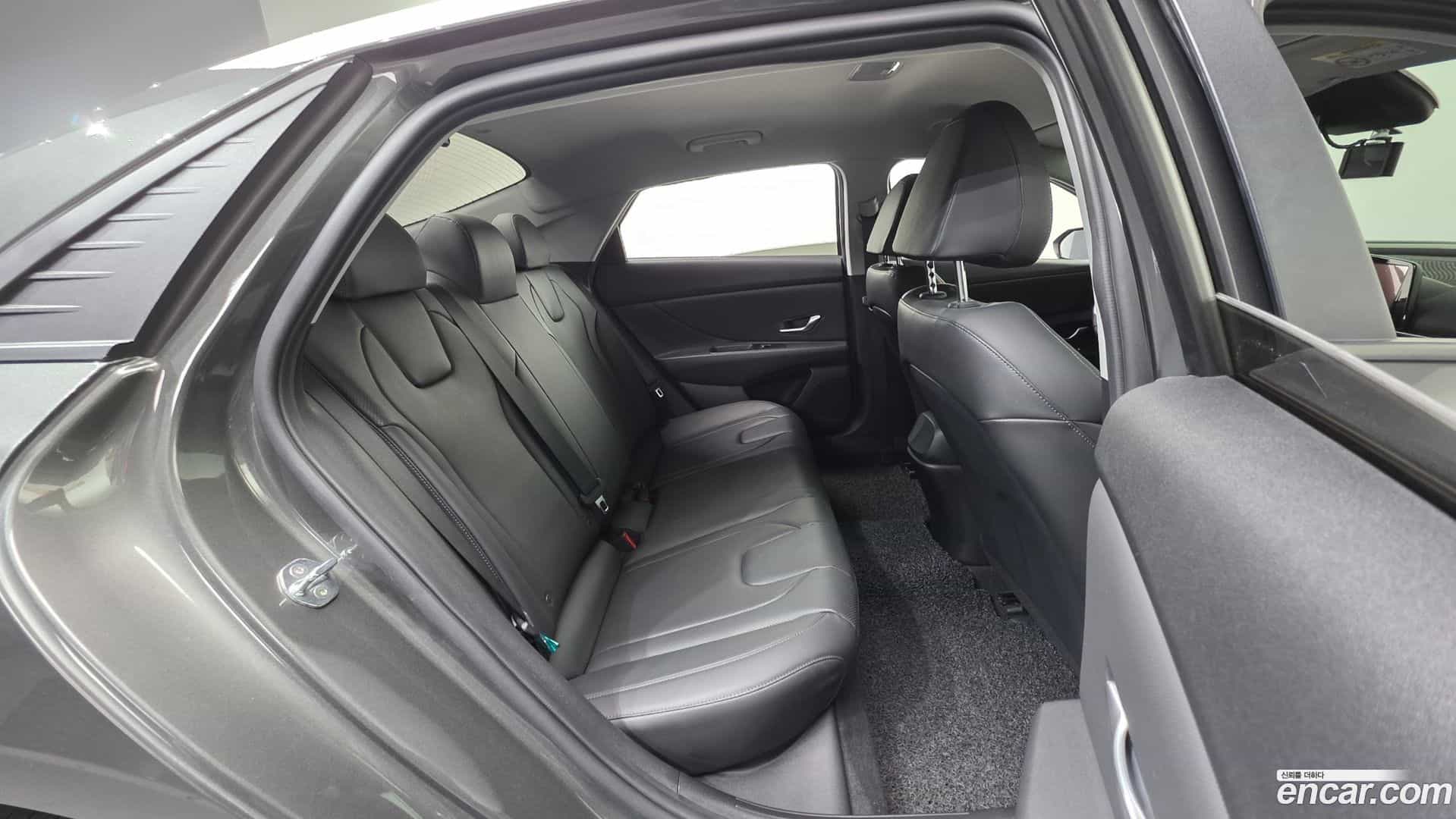 AVANTE Hyundai 2020.10-OPTION-023