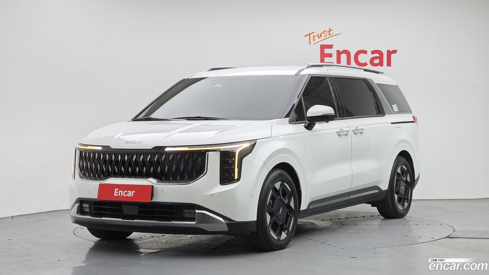 Main__Slider__Photo:Canival Kia 2023.11-0