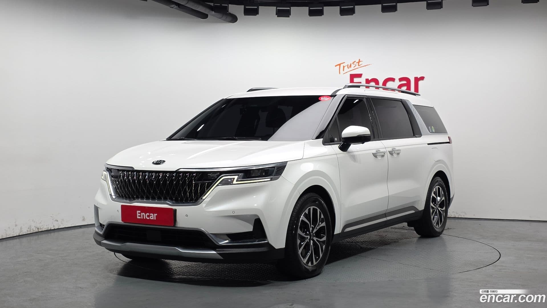 Main__Slider__Photo:Canival Kia 2021.1-0