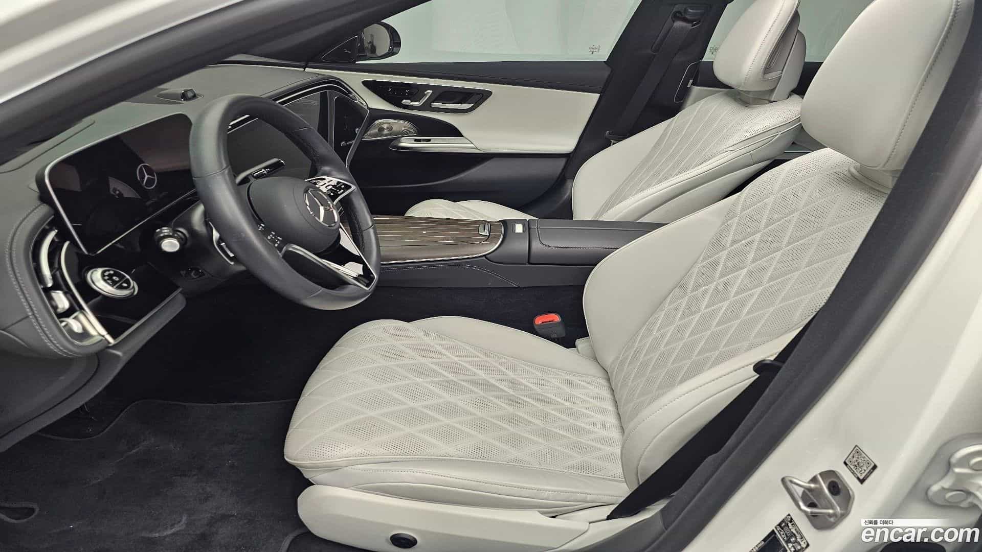 E-Class Mercedes-Benz 2024.11-INNER-010