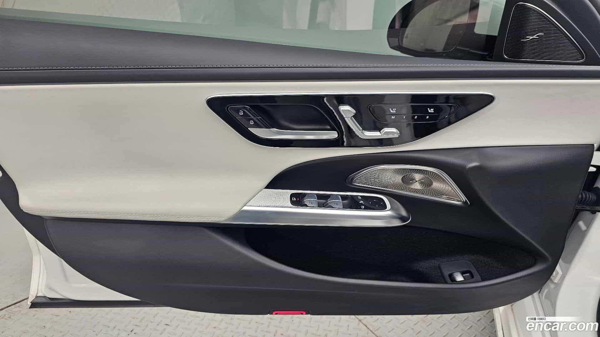 E-Class Mercedes-Benz 2024.11-OPTION-017