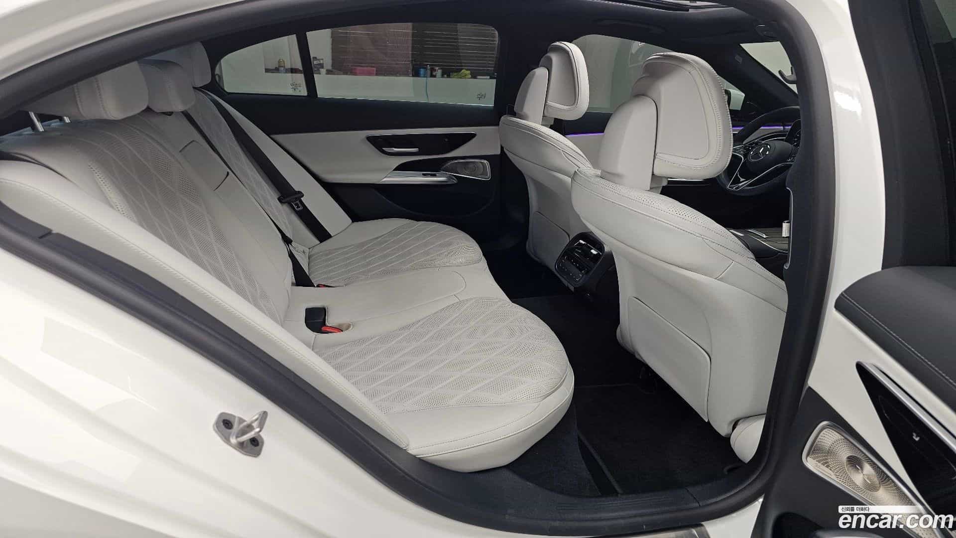 E-Class Mercedes-Benz 2024.11-OPTION-019