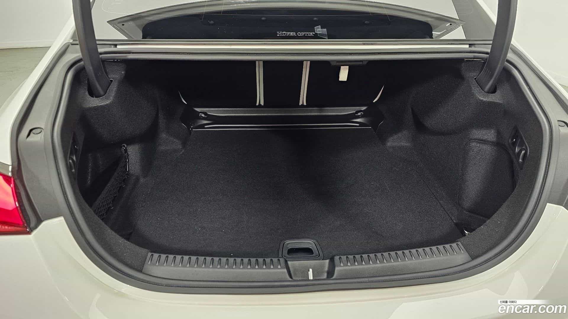 E-Class Mercedes-Benz 2024.11-OPTION-024