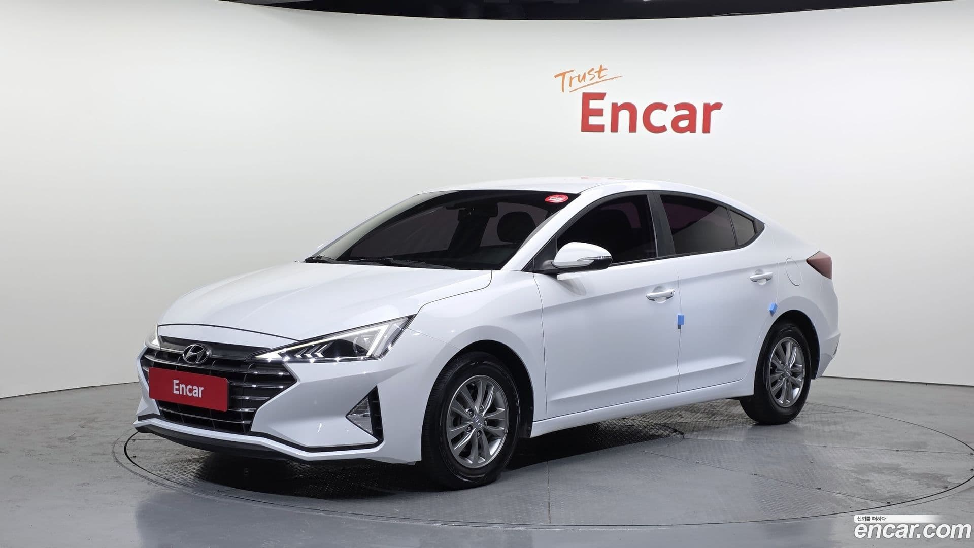 Main__Slider__Photo:AVANTE Hyundai 2019.10-0