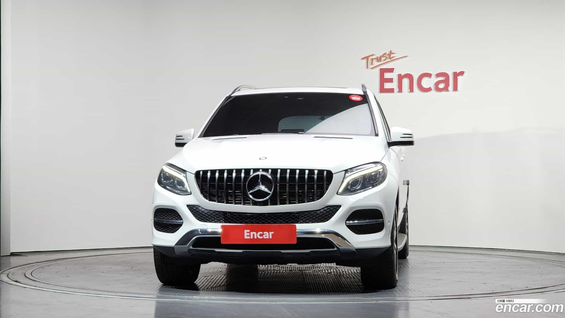 GLE-Class Mercedes-Benz 2016.1-OUTER-003