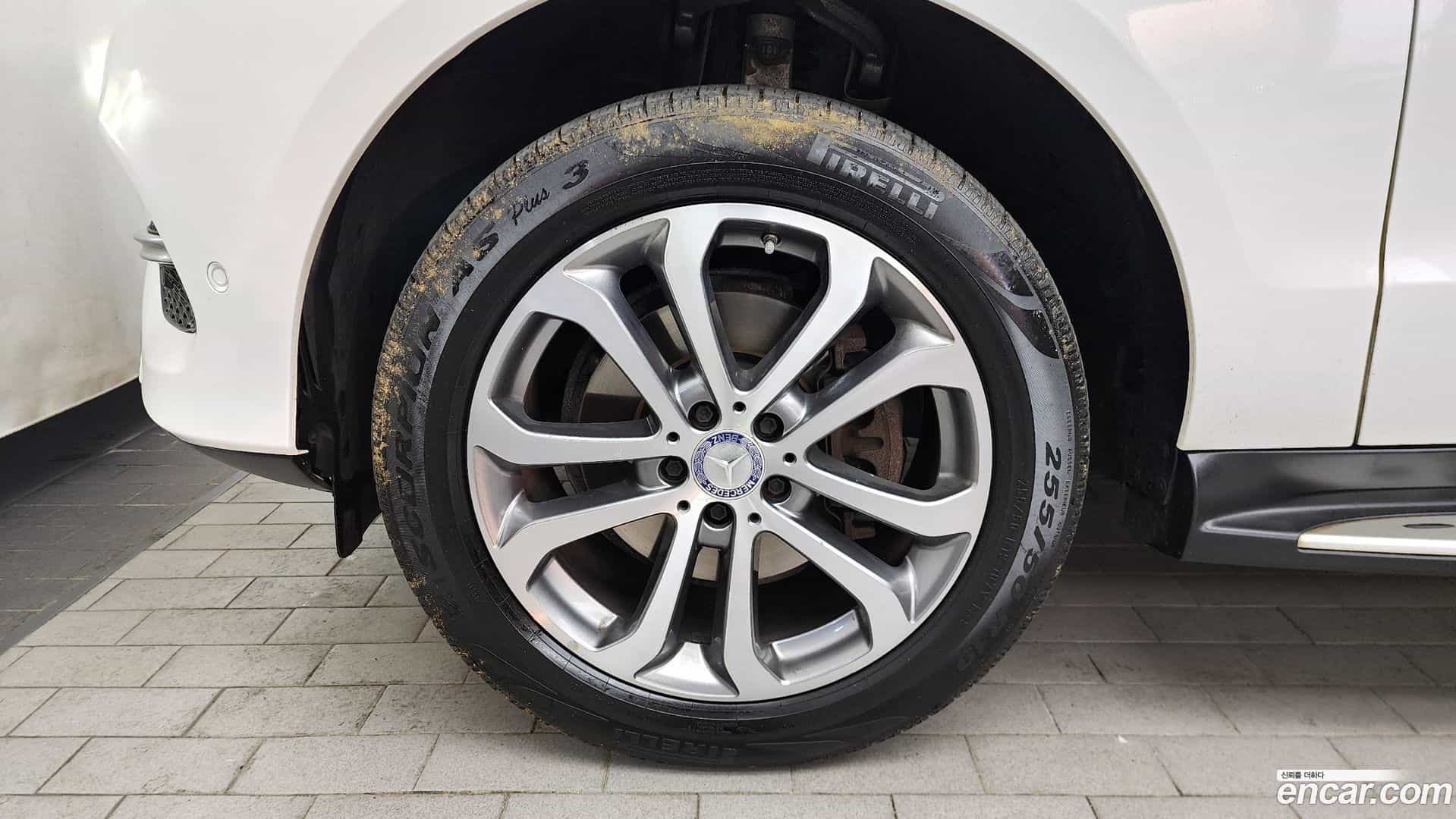 GLE-Class Mercedes-Benz 2016.1-OUTER-005