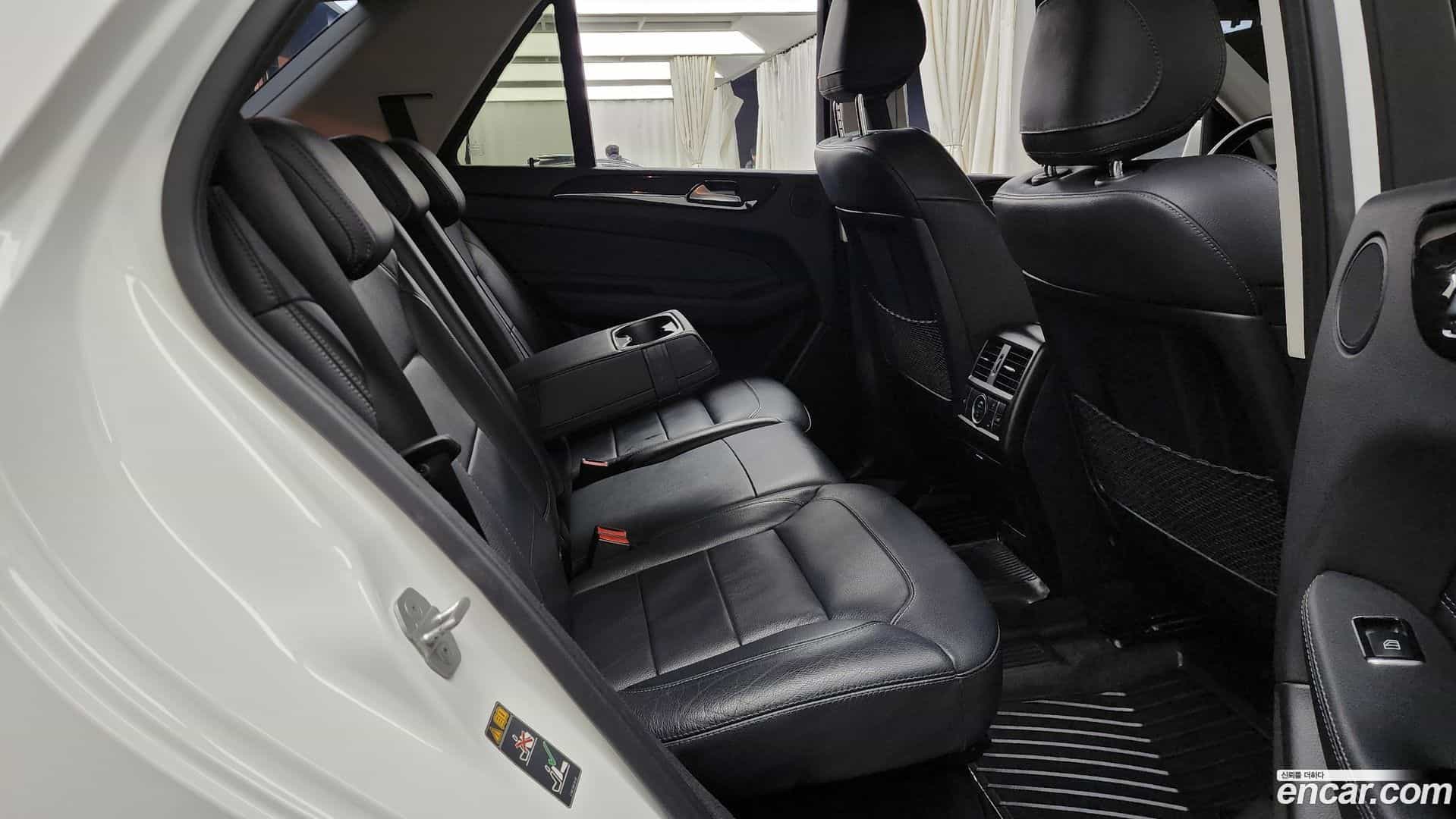 GLE-Class Mercedes-Benz 2016.1-OPTION-016