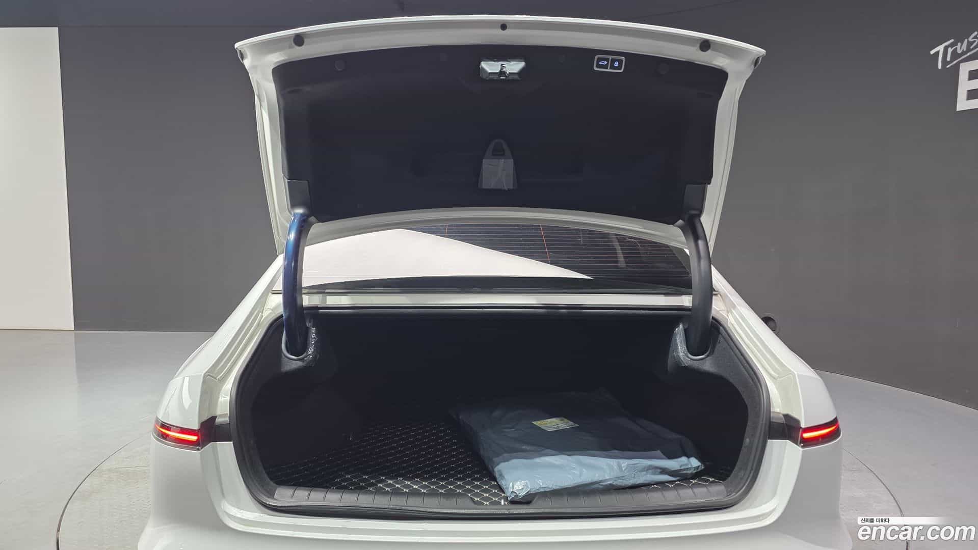 Grandeur Hyundai 2023.10-OPTION-024