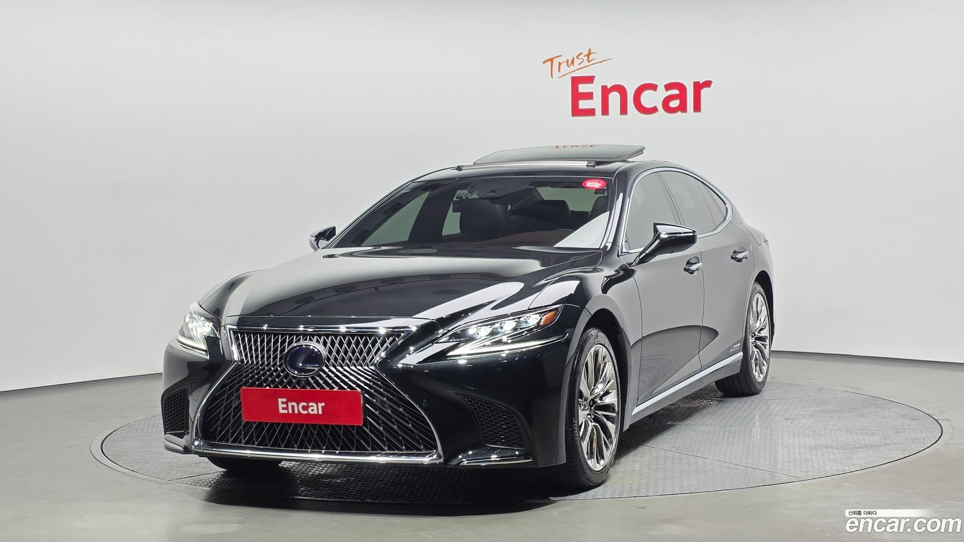 Main__Slider__Photo:LS Lexus 2018.2-0