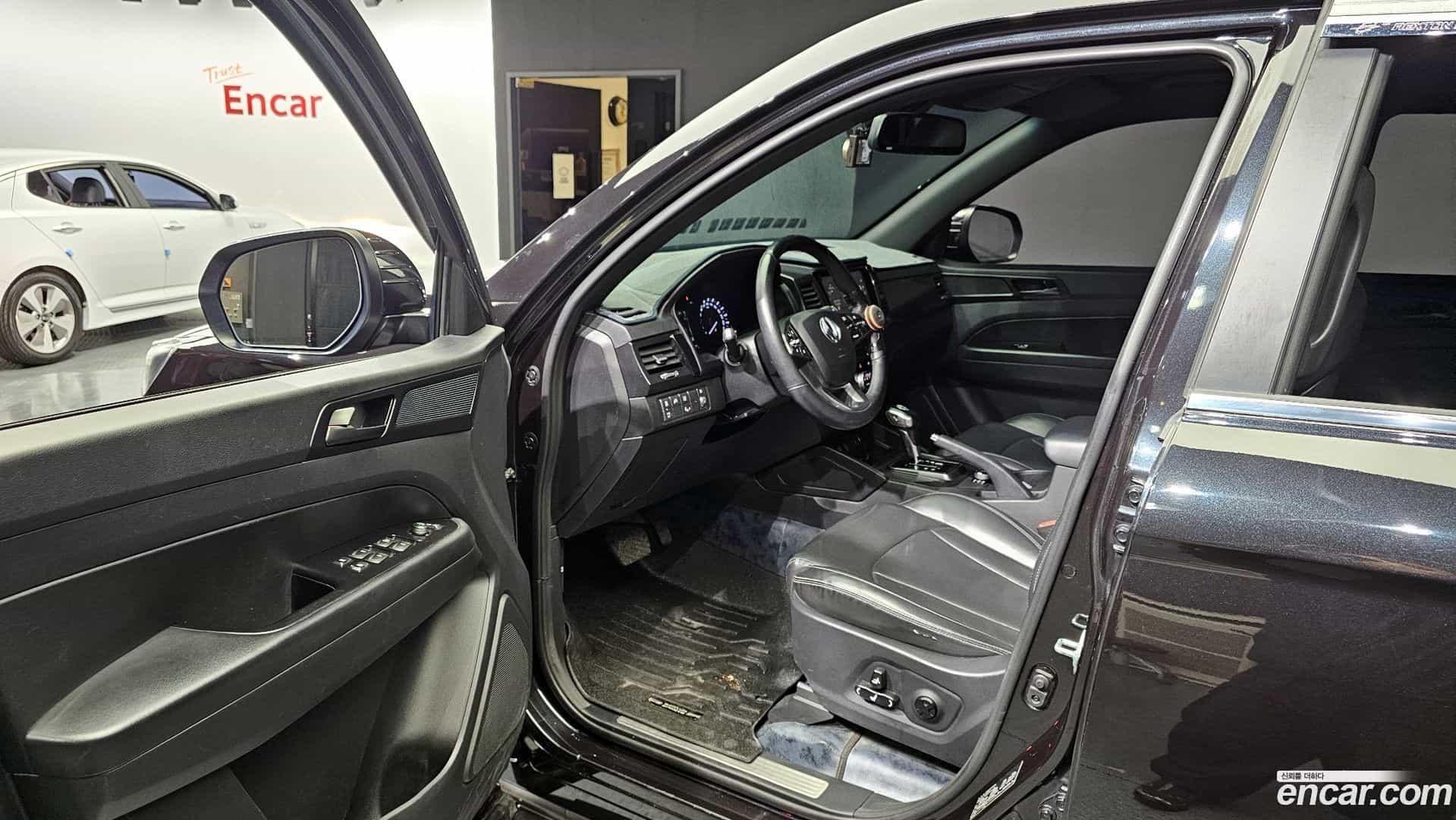 Rexton KG Mobility 2019.8-INNER-010