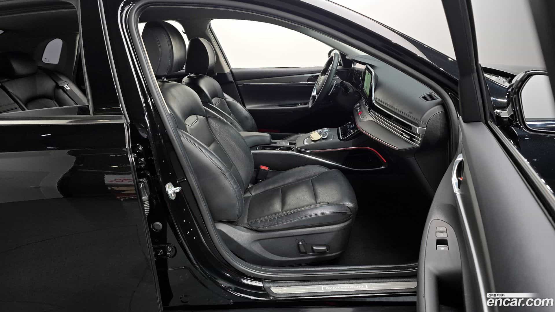 Grandeur Hyundai 2020.4-OPTION-015