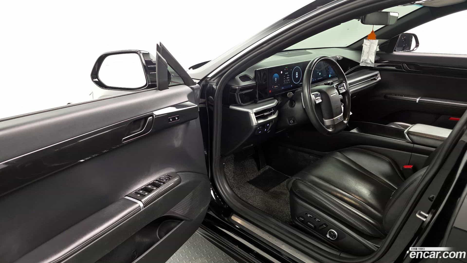 Grandeur Hyundai 2023.1-OPTION-015