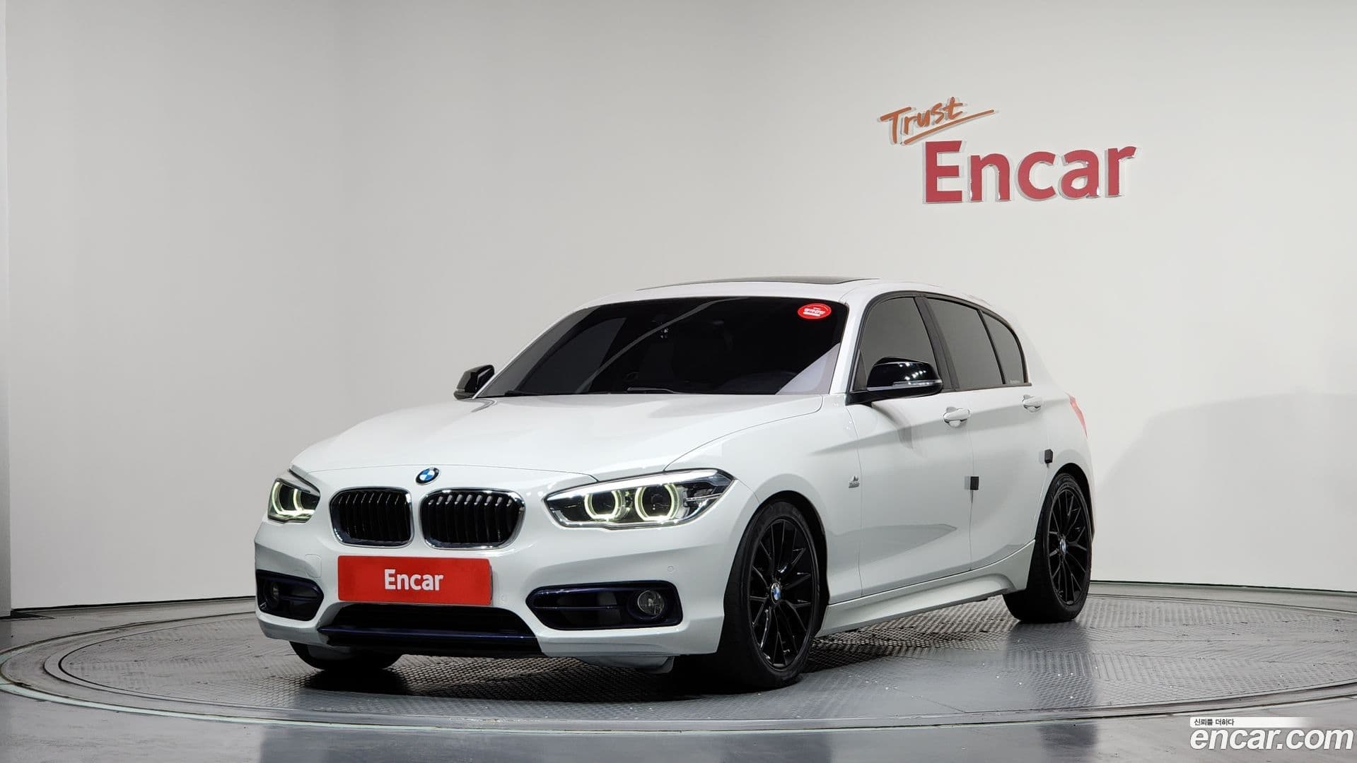 Main__Slider__Photo:1-Series BMW 2015.9-0