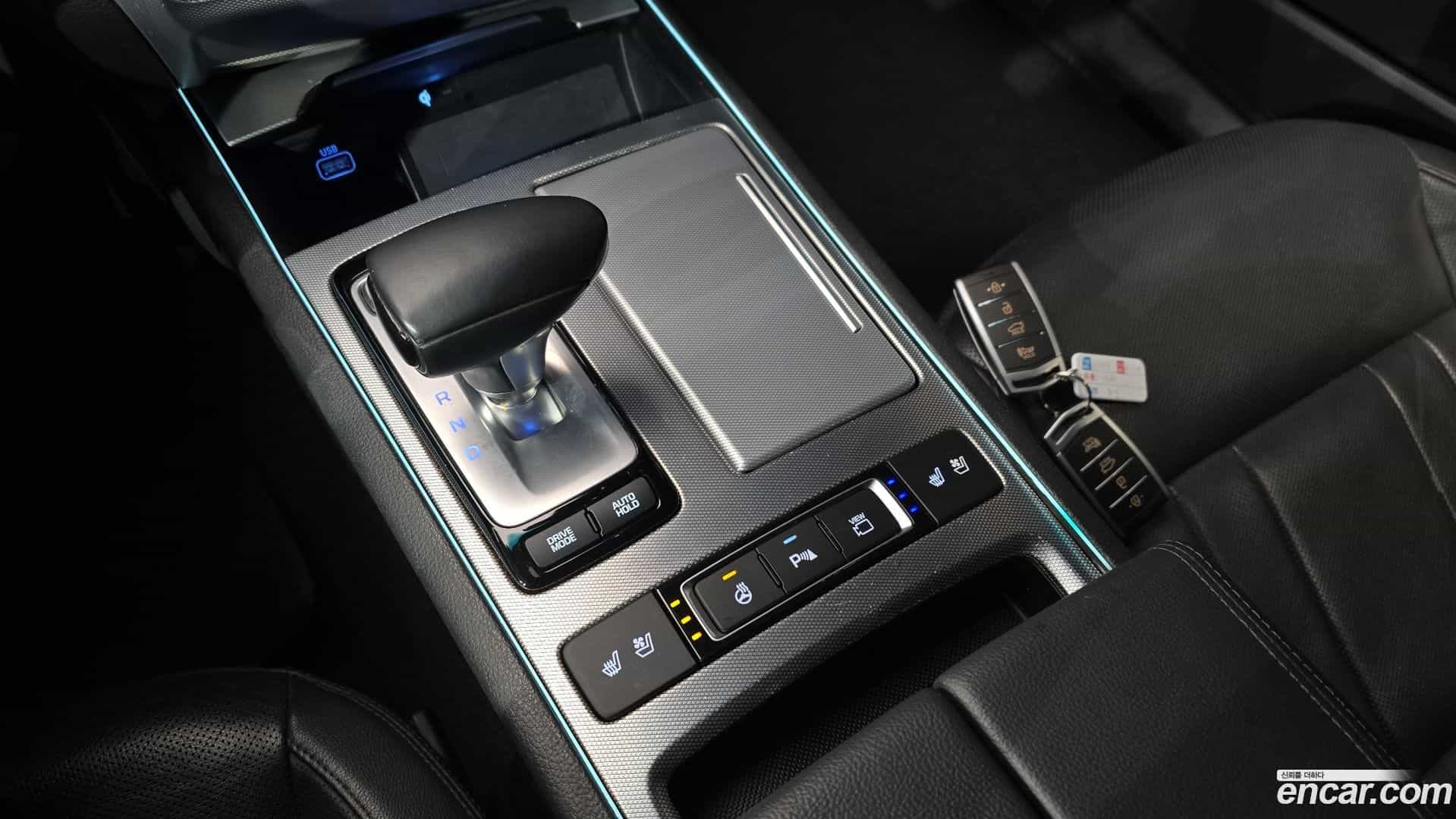 G80 Genesis 2019.1-INNER-009