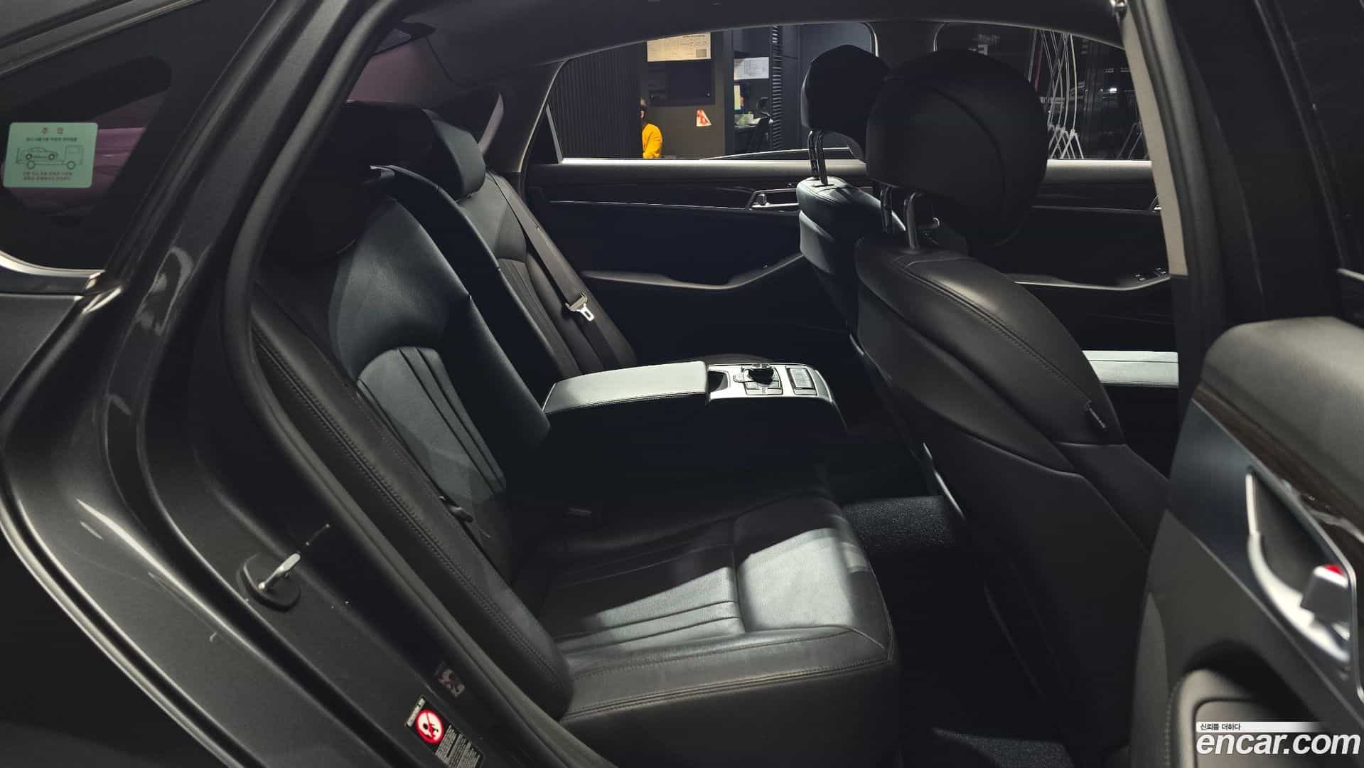 G80 Genesis 2019.1-OPTION-016