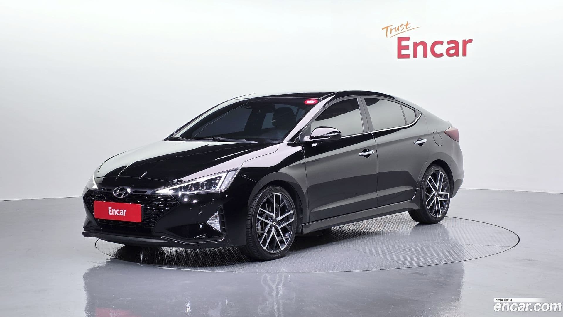 Main__Slider__Photo:AVANTE Hyundai 2019.3-0