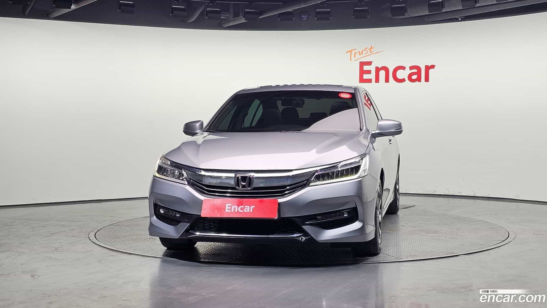 Accord Honda 2017.9-OUTER-001