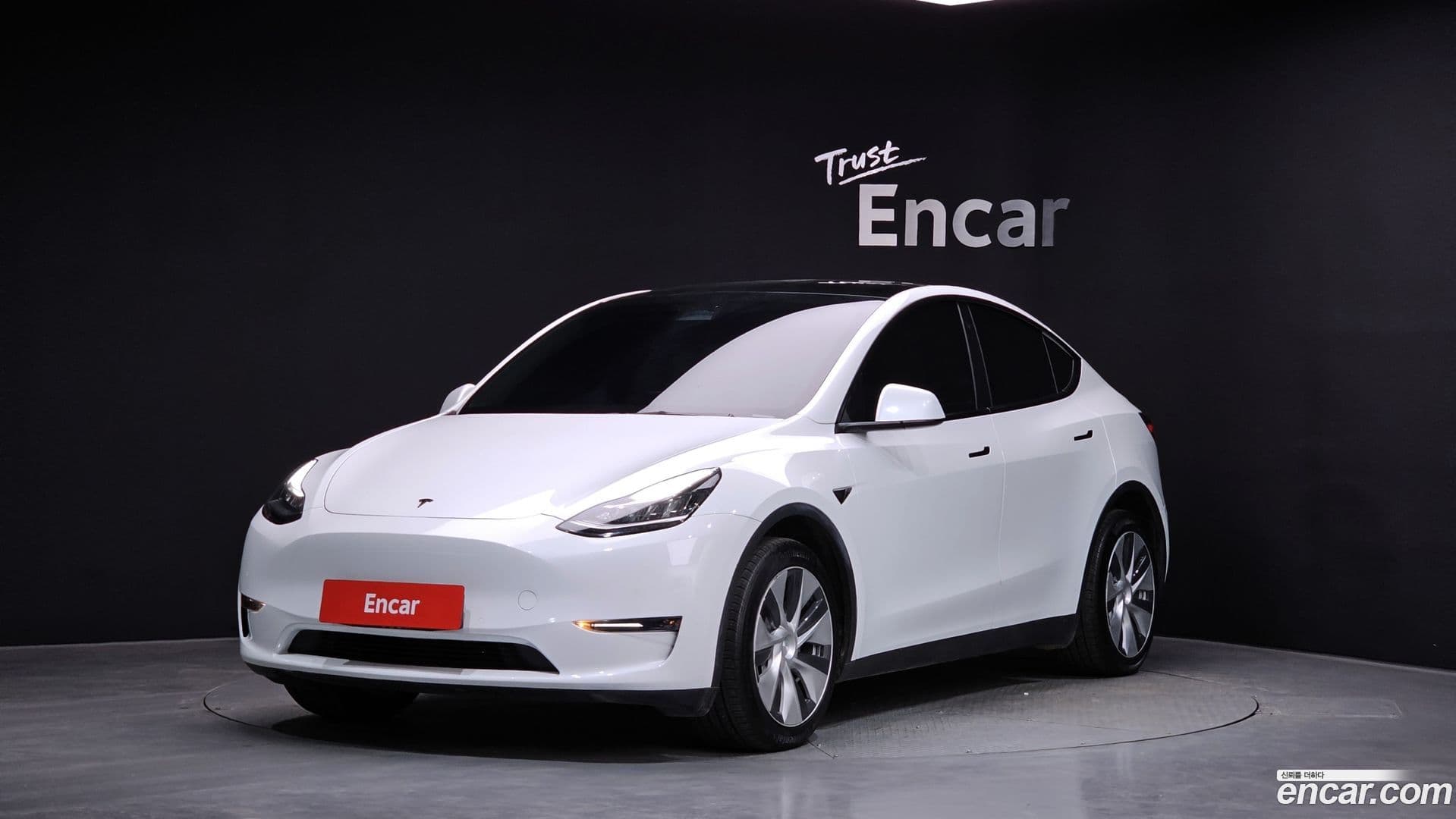 Main__Slider__Photo:Model Y Tesla 2022.7-0