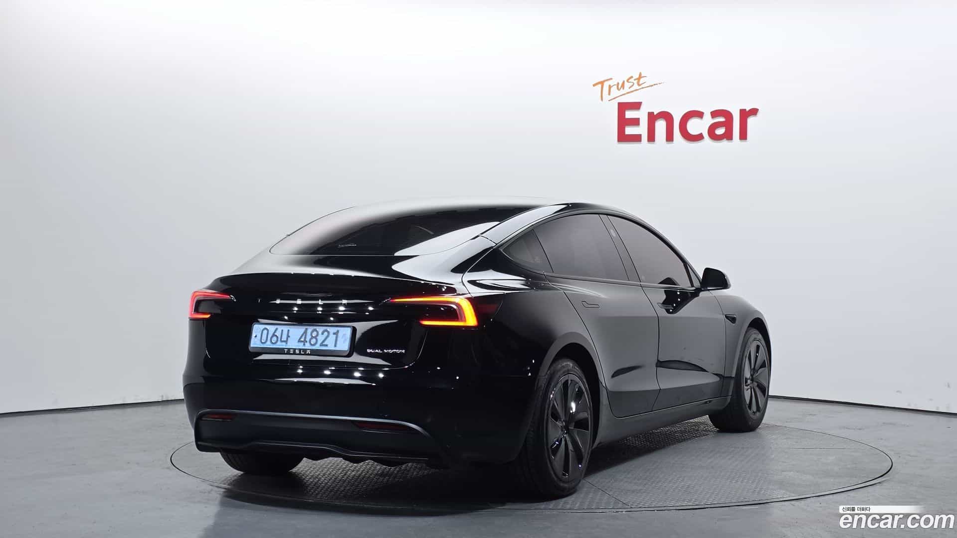 Model 3 Tesla 2024.7-OUTER-002