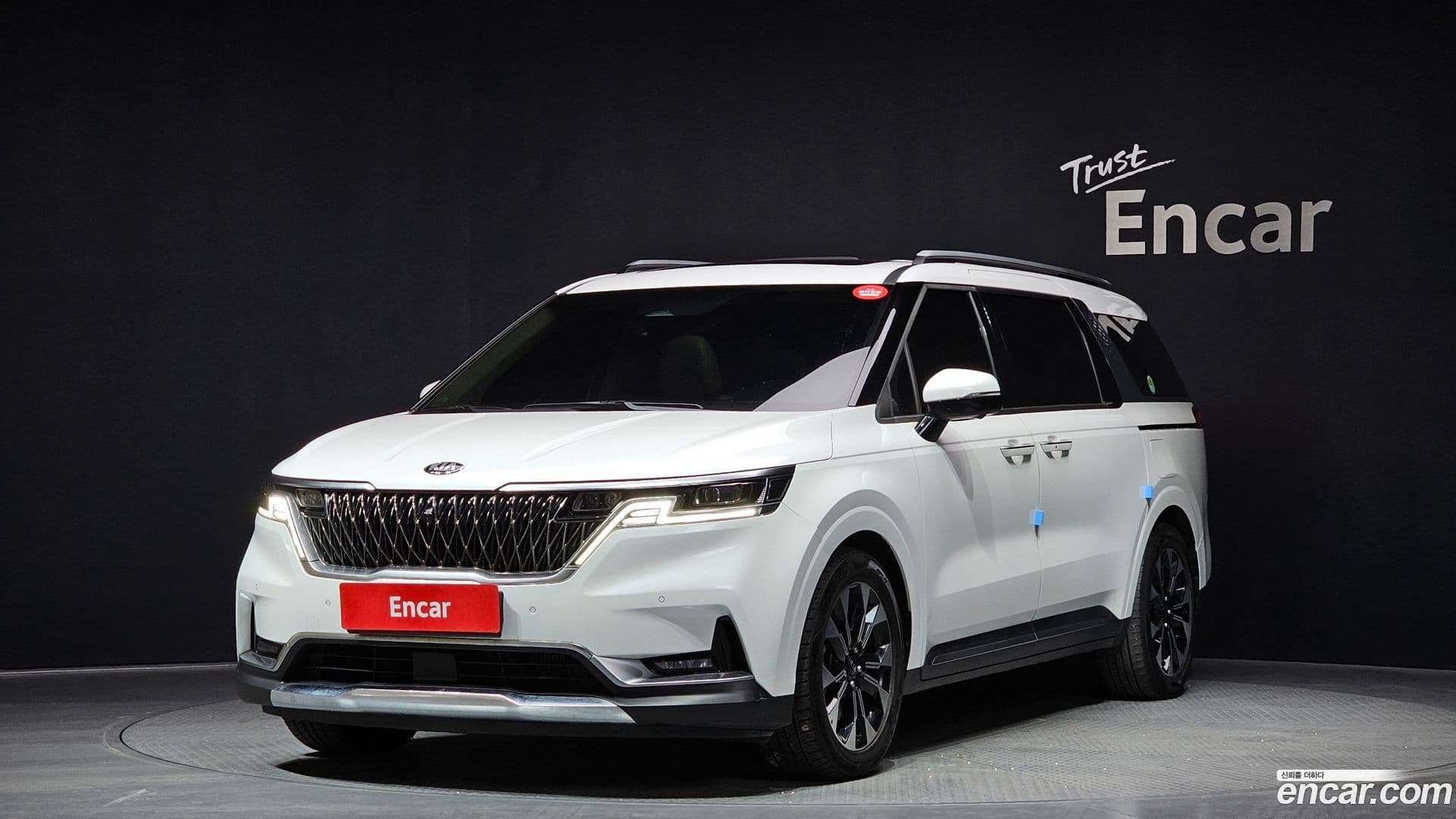 Main__Slider__Photo:Canival Kia 2021.1-0