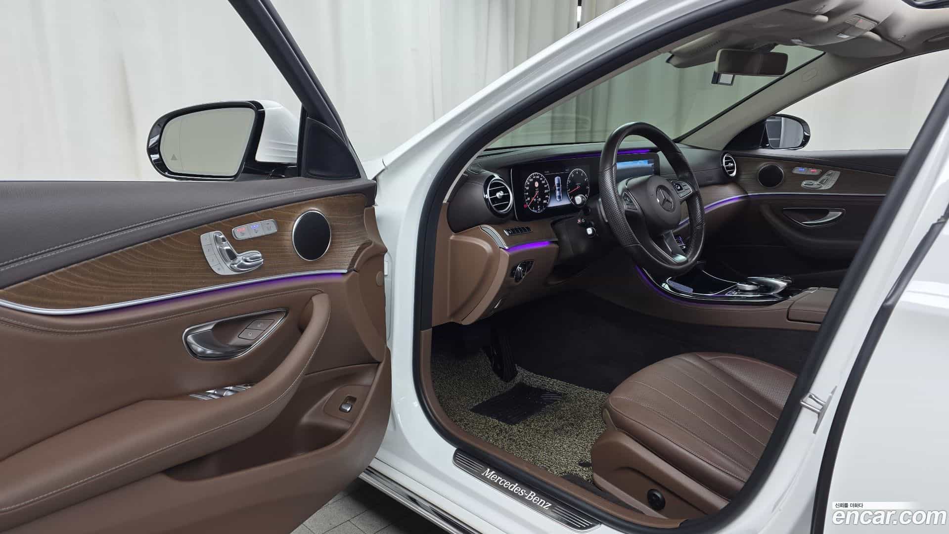 E-Class Mercedes-Benz 2017.1-INNER-010
