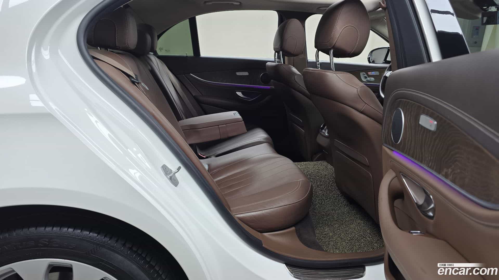 E-Class Mercedes-Benz 2017.1-OPTION-016