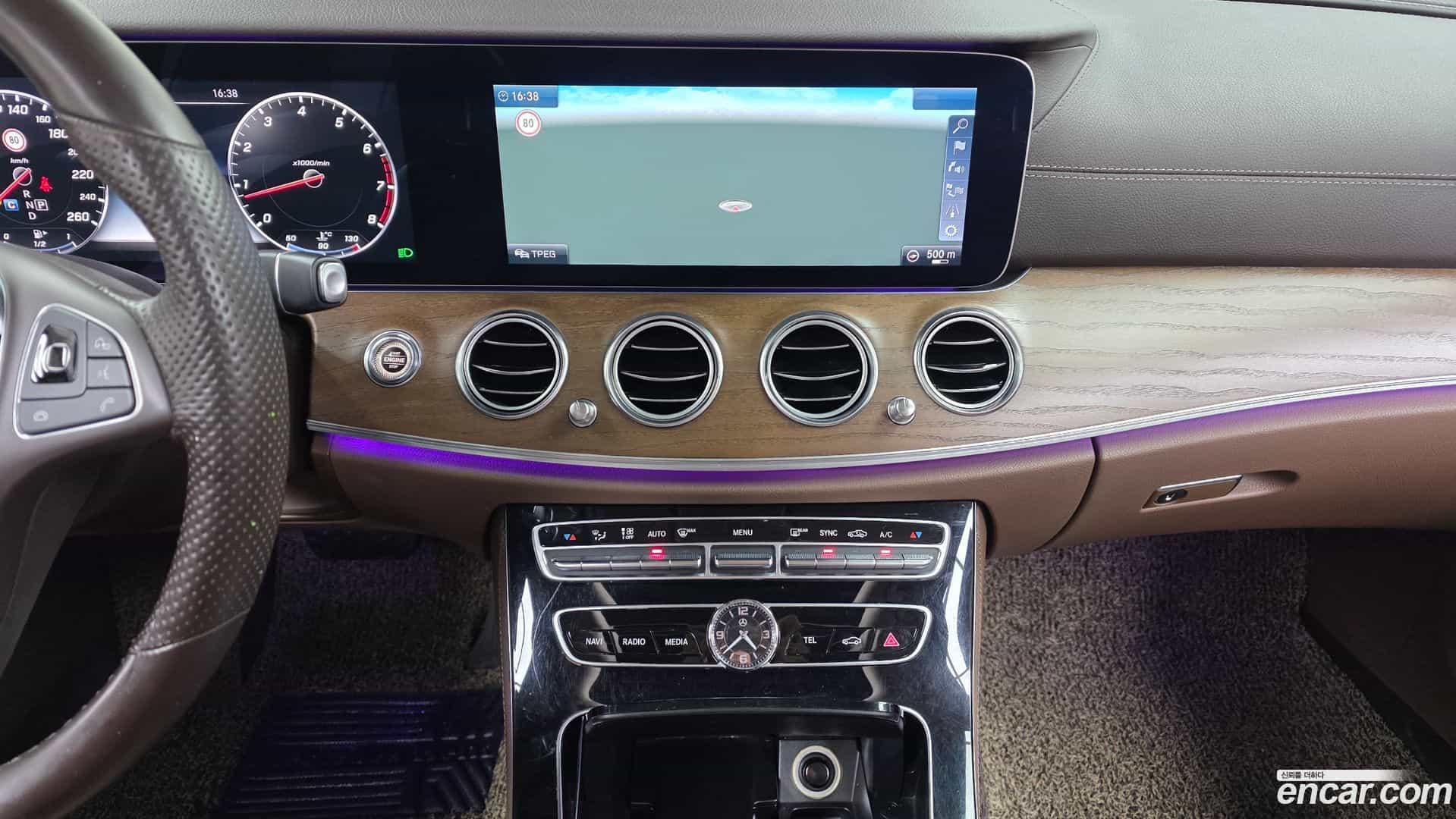 E-Class Mercedes-Benz 2017.1-OPTION-019