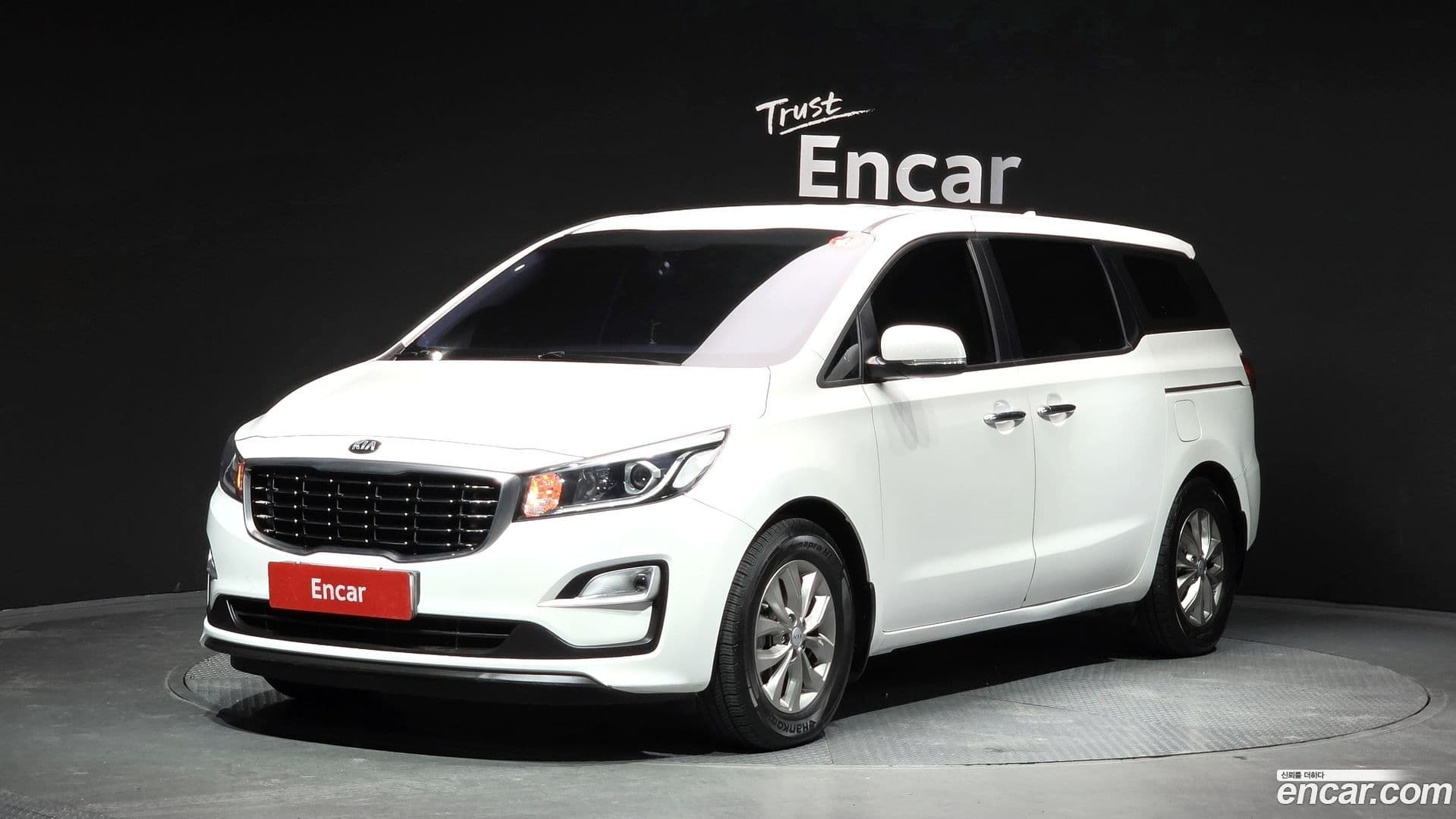Main__Slider__Photo:Canival Kia 2019.6-0