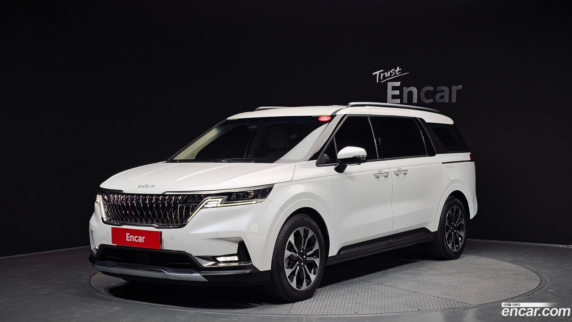 Main__Slider__Photo:Canival Kia 2022.1-0