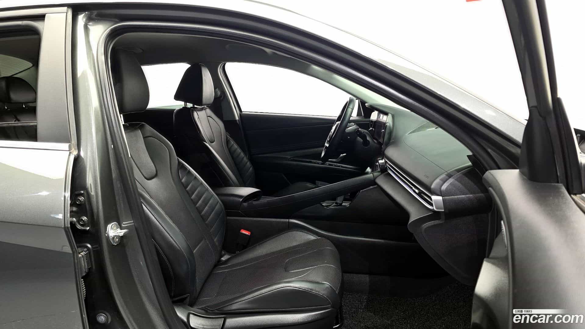 AVANTE Hyundai 2021.11-OPTION-015