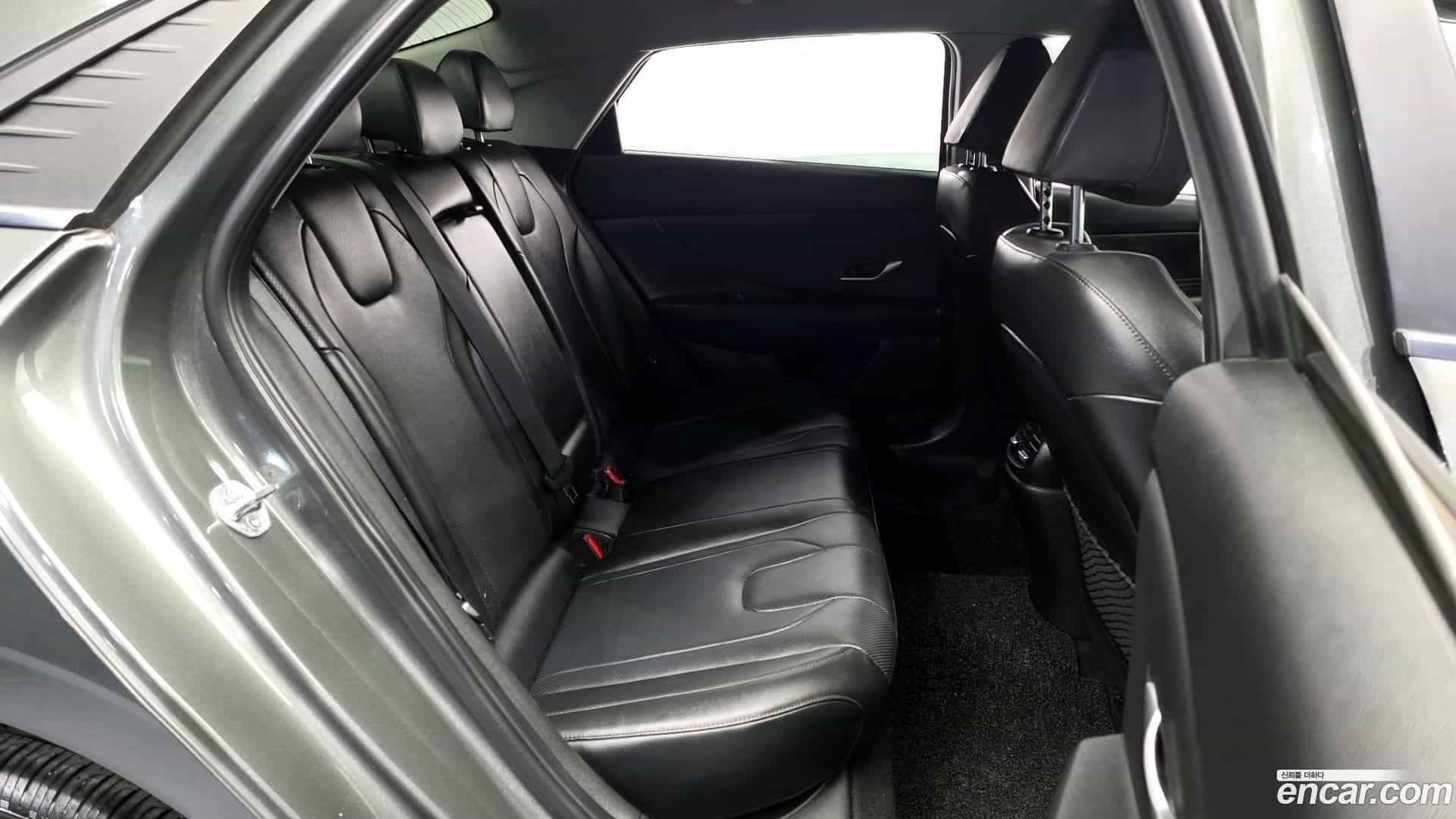 AVANTE Hyundai 2021.11-OPTION-016