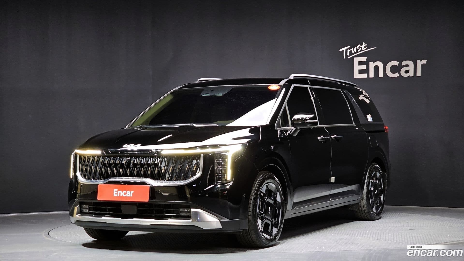 Main__Slider__Photo:Canival Kia 2024.11-0