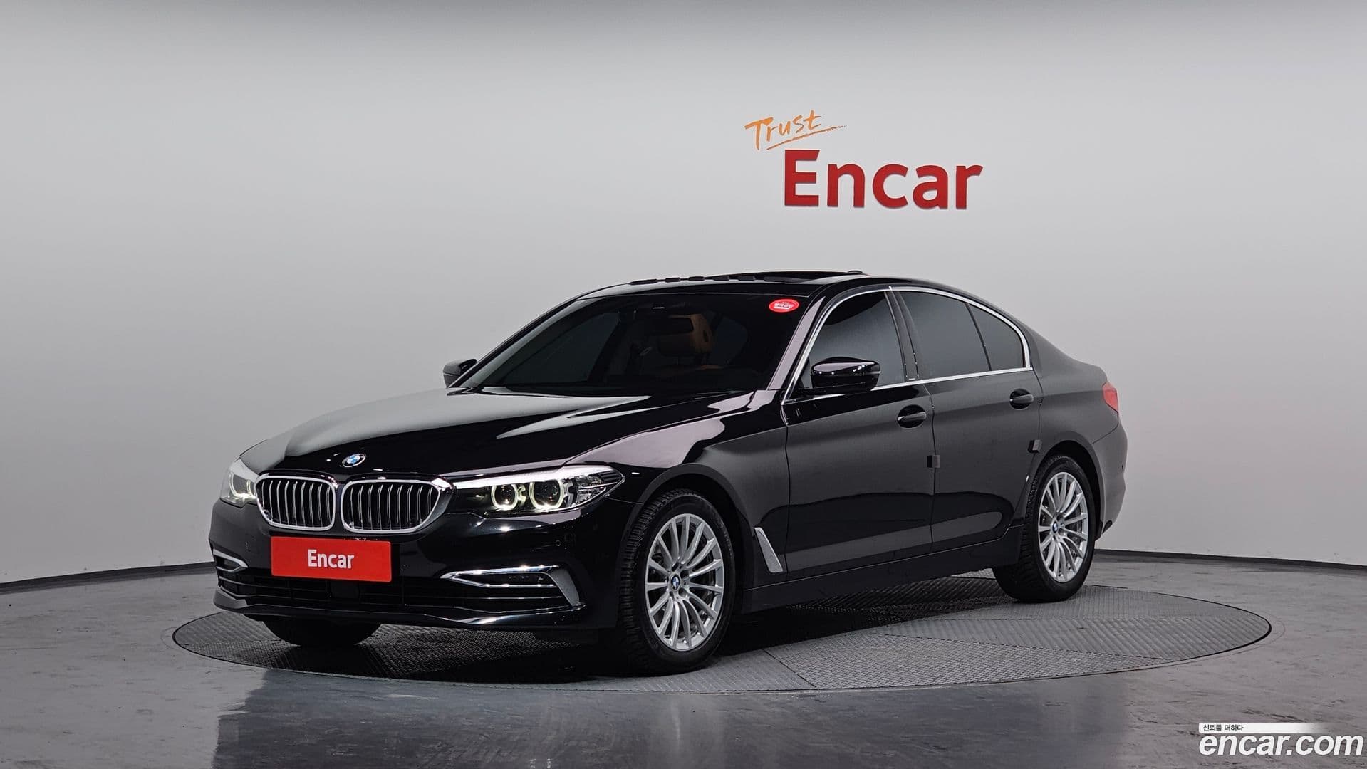 Main__Slider__Photo:5-Series BMW 2019.6-0