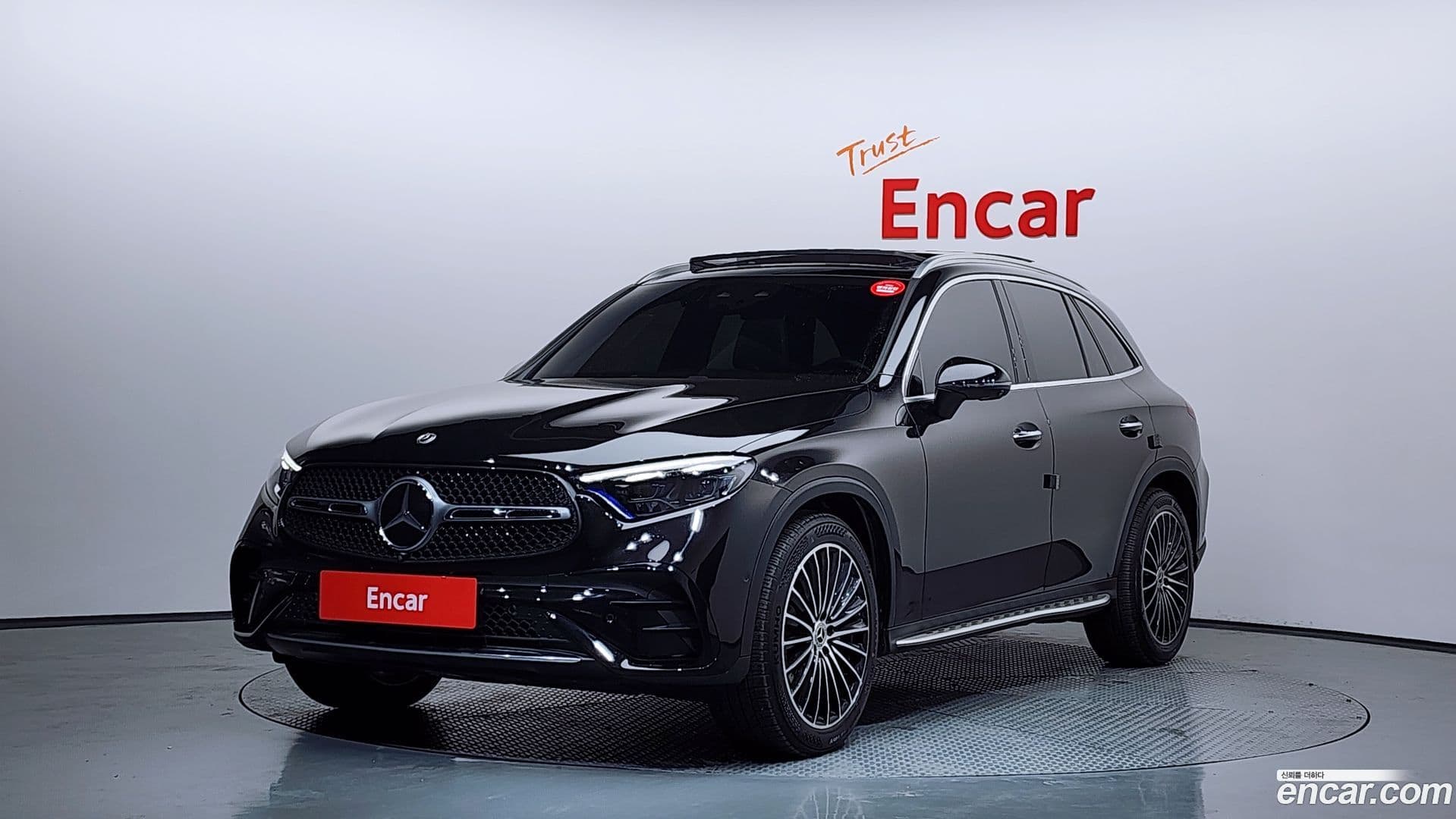 Main__Slider__Photo:GLC-Class Mercedes-Benz 2024.6-0