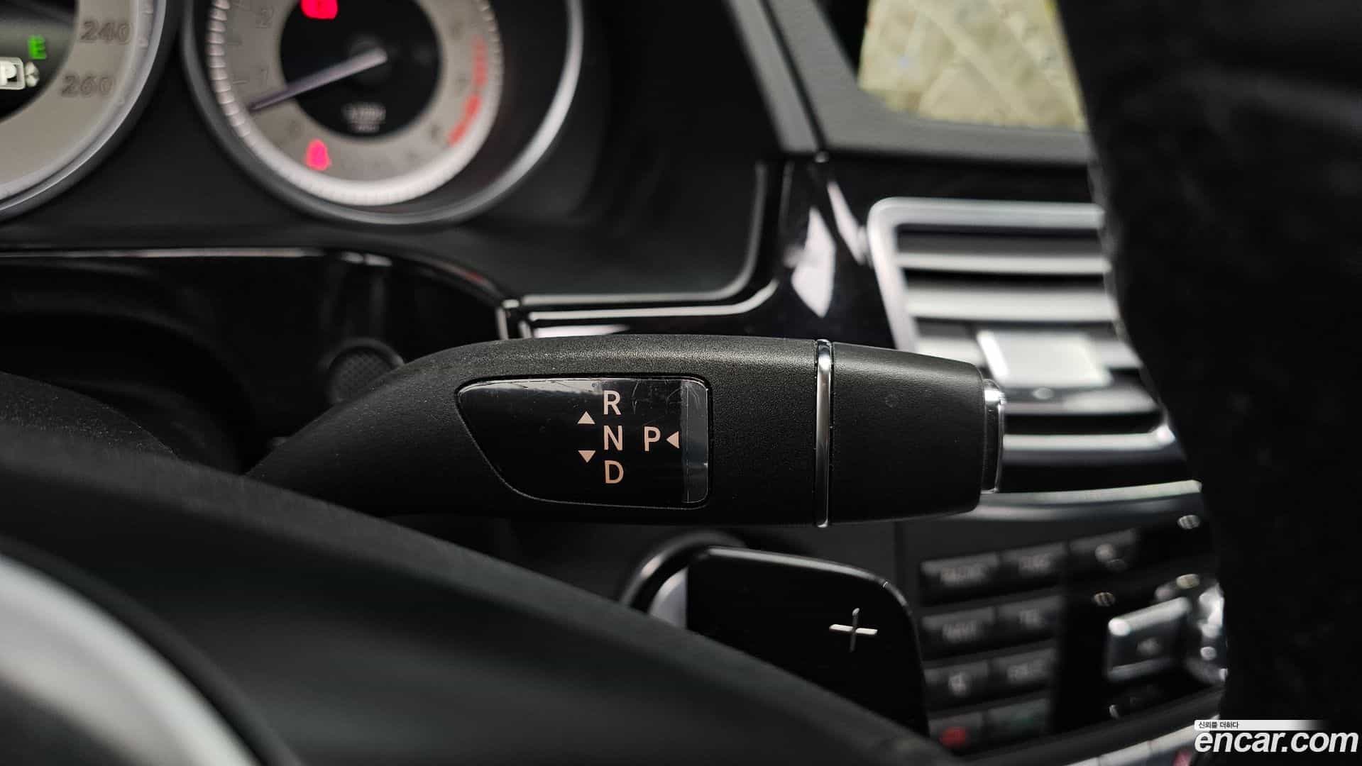 E-Class Mercedes-Benz 2014.2-INNER-009
