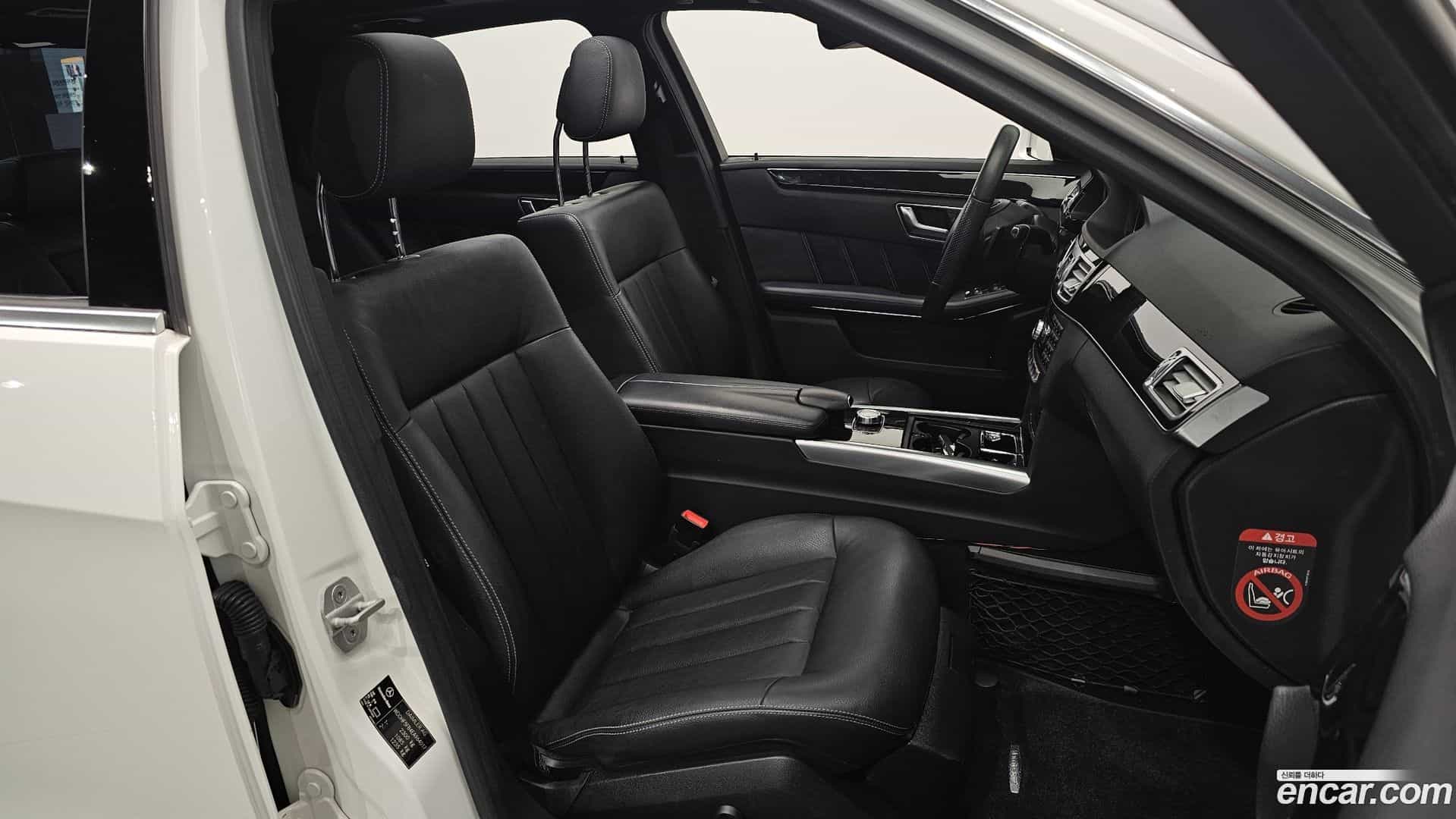 E-Class Mercedes-Benz 2014.2-INNER-010