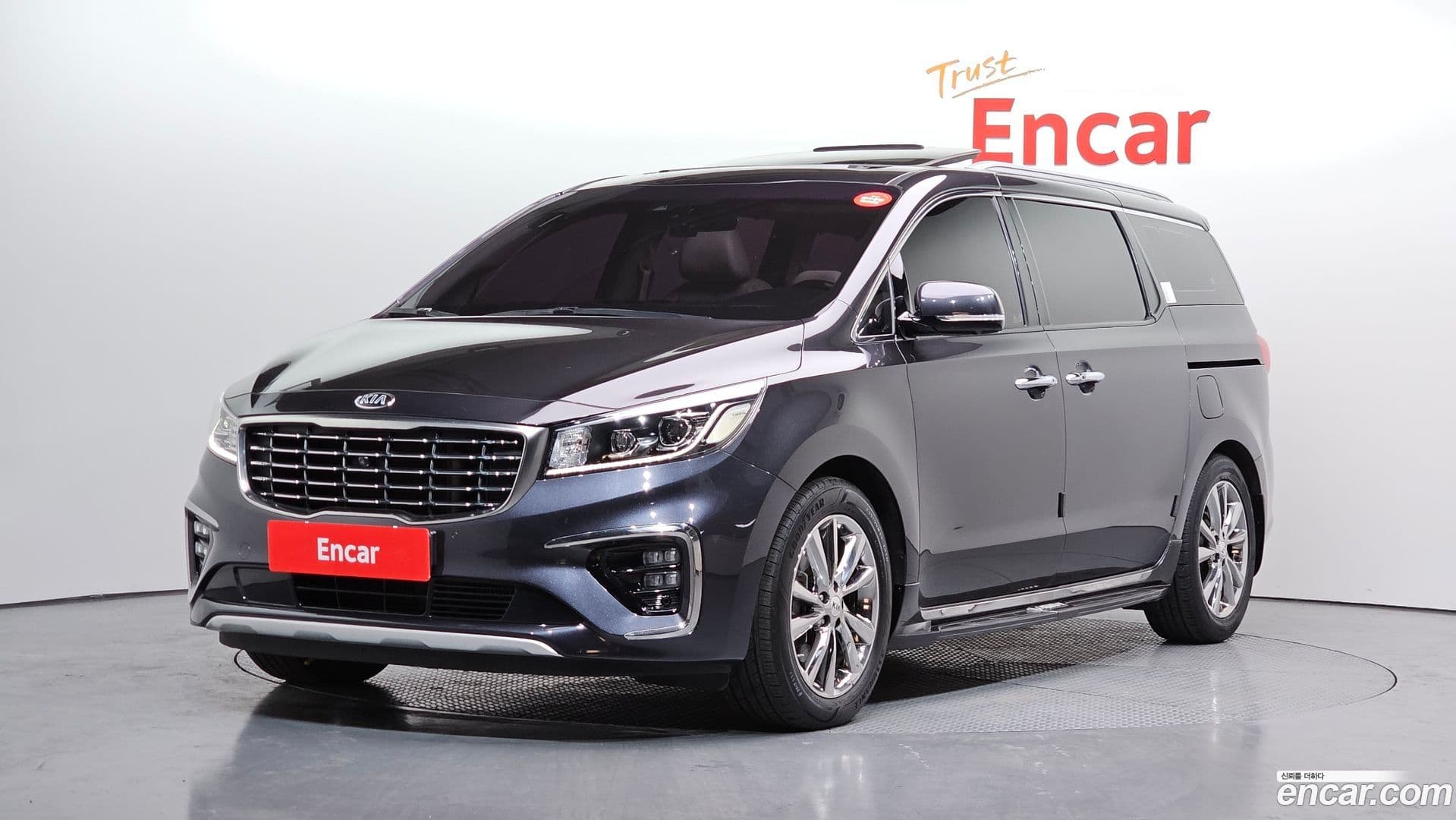 Main__Slider__Photo:Canival Kia 2018.5-0