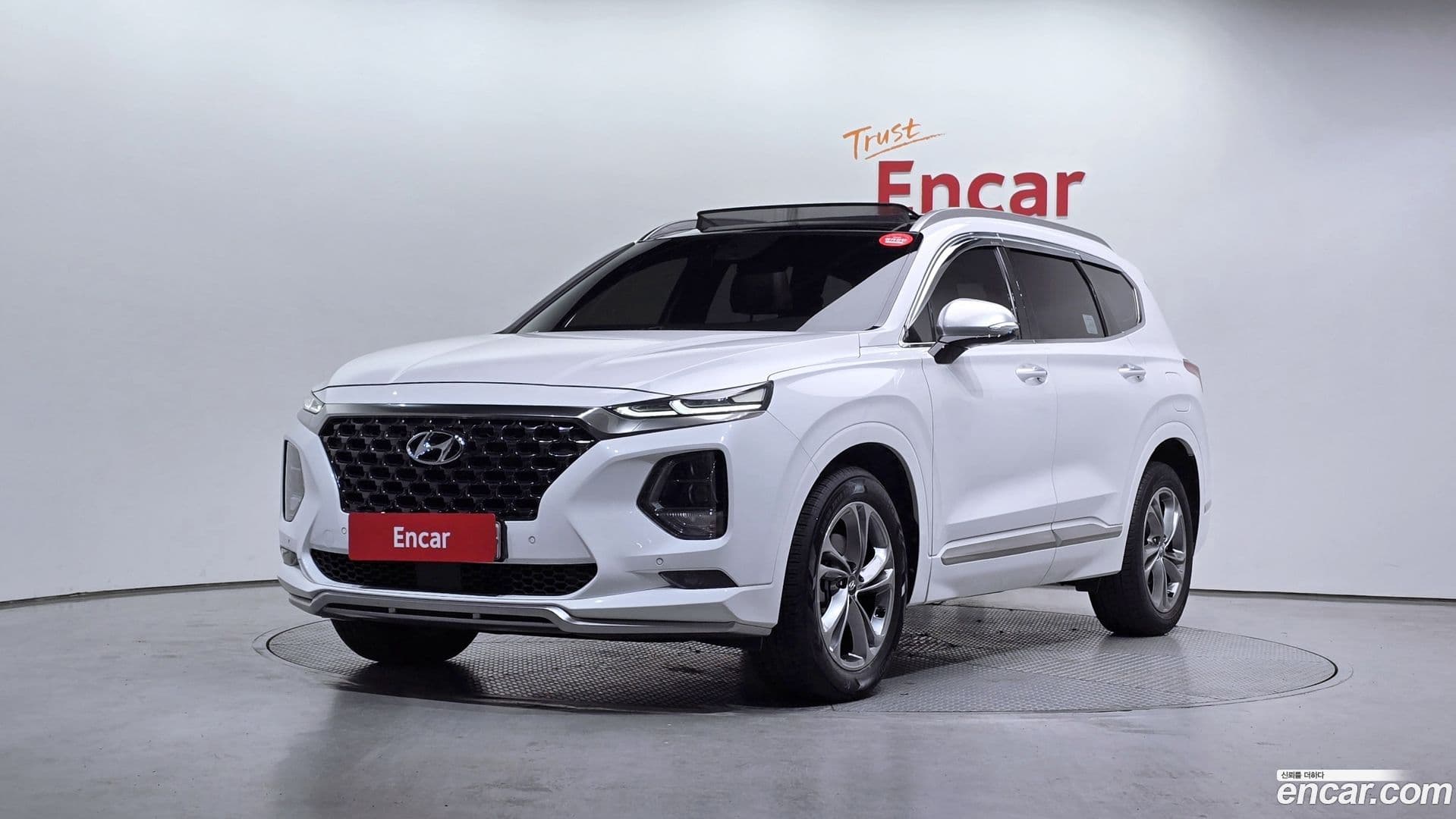 Main__Slider__Photo:Santafe Hyundai 2018.6-0