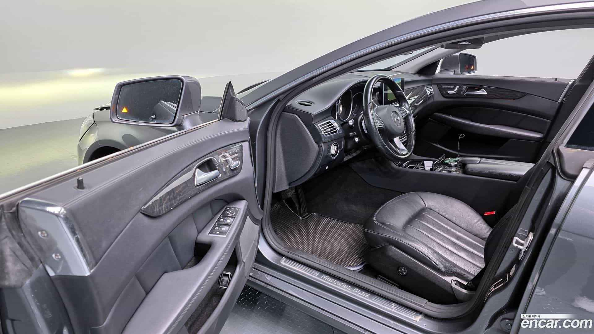 CLS-Class Mercedes-Benz 2016.5-OPTION-015