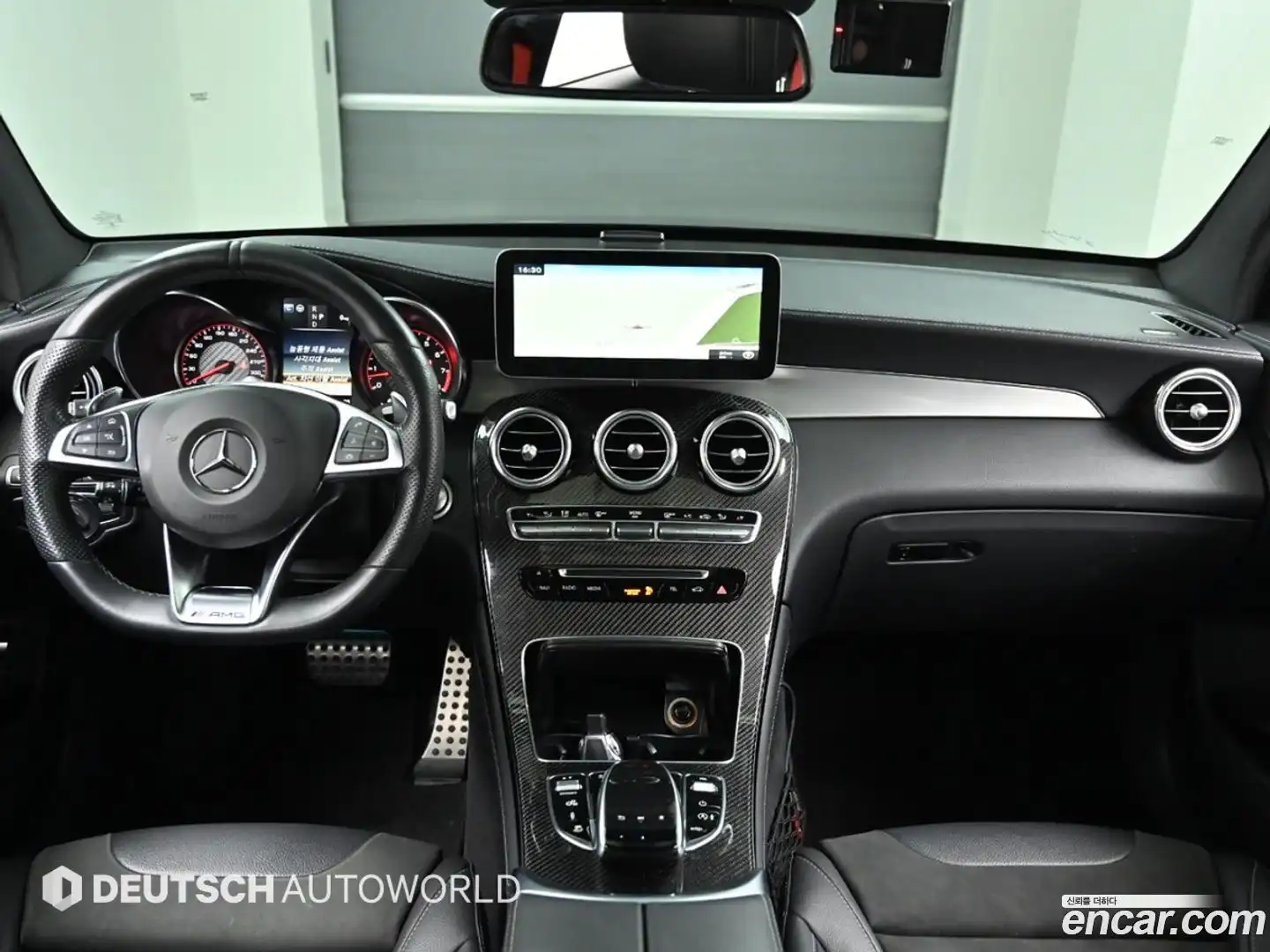 GLC-Class Mercedes-Benz 2019.11-INNER-007